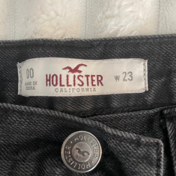00 Black Ripped Hollister Jean Shorts - Picture 2 of 3